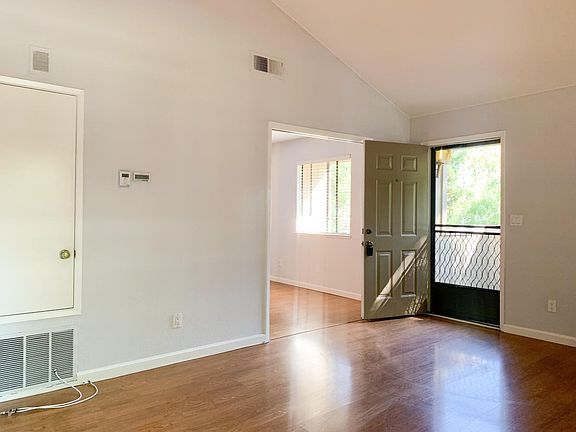 2nd image of 5701 Makati Cir #E3