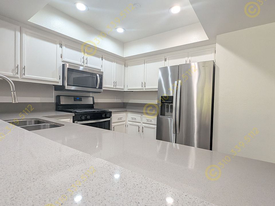 1st image of 445 Hawthorne #101