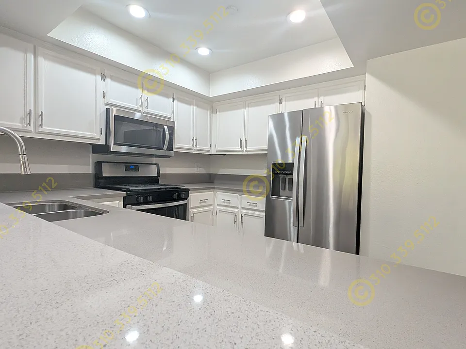 445 Hawthorne #101