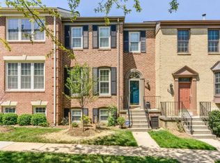 12333 Quiet Hollow Ct, Fairfax, VA 22033