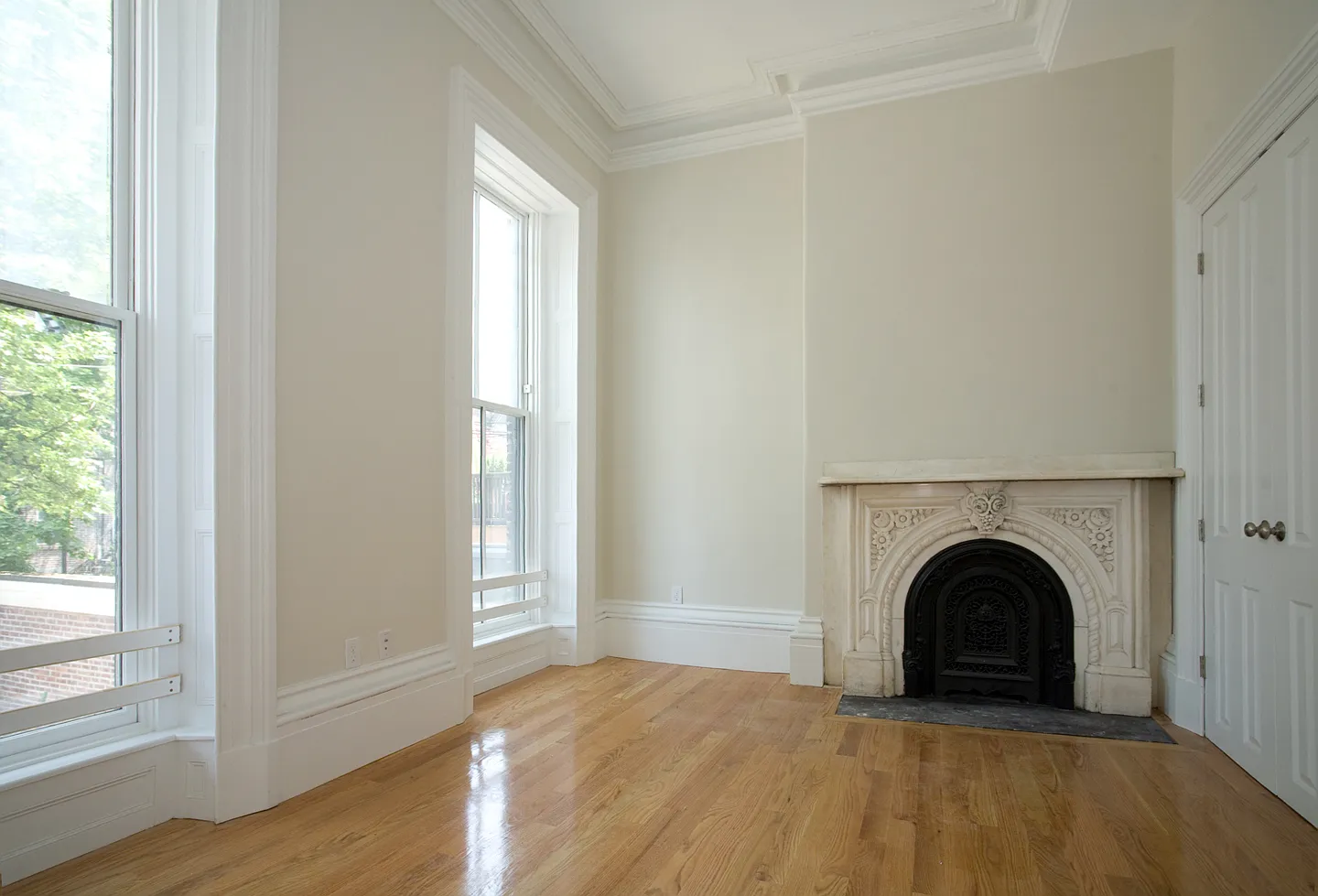 2 bed, 9999 sqft, $4,200 — Photo 3