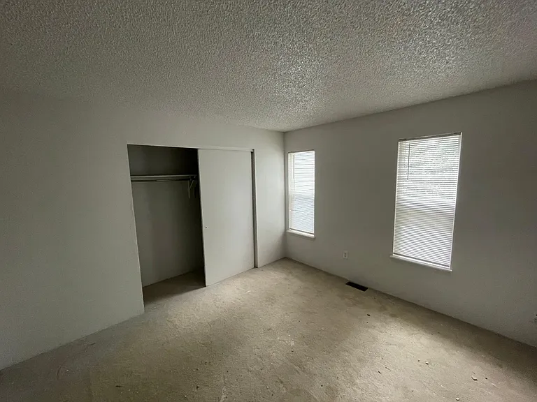 850 Sir Galahad Dr #B — Photo 11
