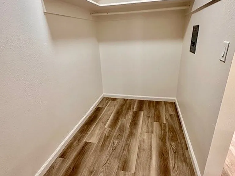974 Thomas Ave #3 — Photo 7