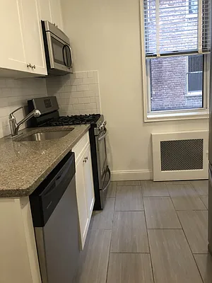 Rented by Kew Forest Realty Inc | media 27