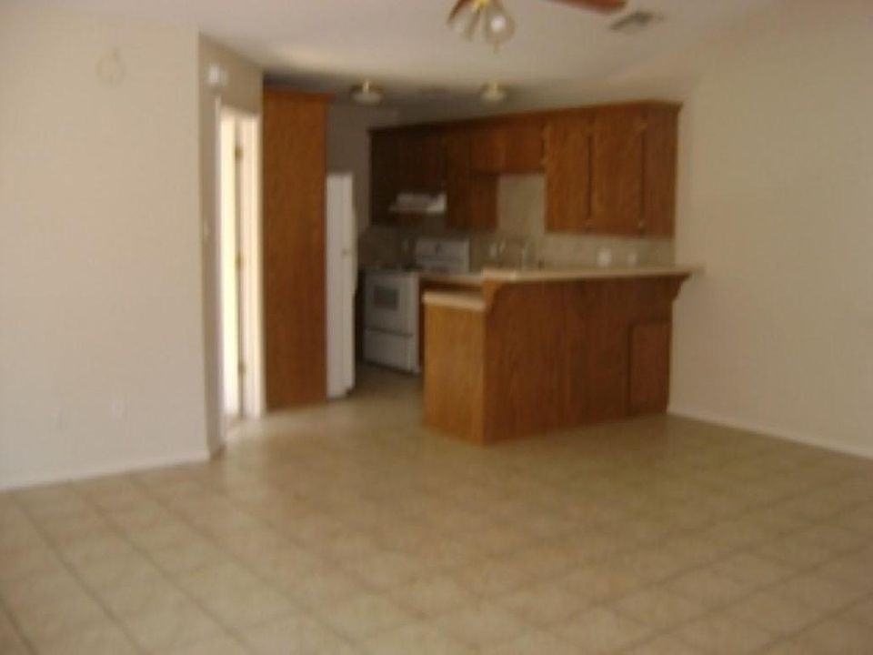 2nd image of 1412 NW Columbia Ave APT A