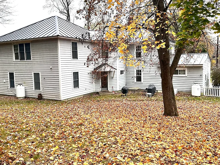 5 Mack Ave — Photo 10