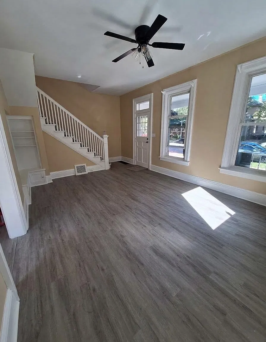 4 bed, 1.5 bath, 1423 sqft, $2,300 — Photo 3