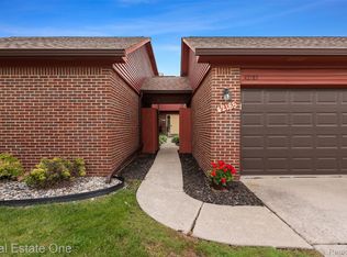 42185 Lochmoor St, Clinton Township, MI 48038