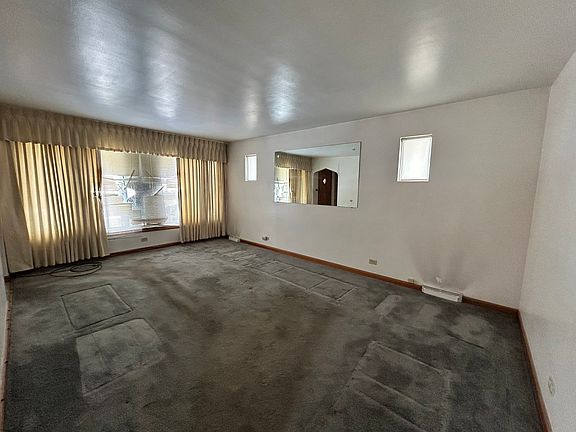 2nd image of 4401 N Osage Ave