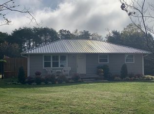 6906 Pine Grove Rd, Knoxville, TN 37914