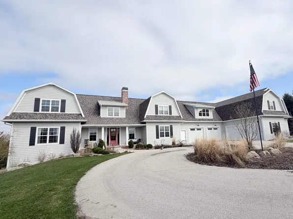 5431 River Oaks Dr, De Pere, WI 54115