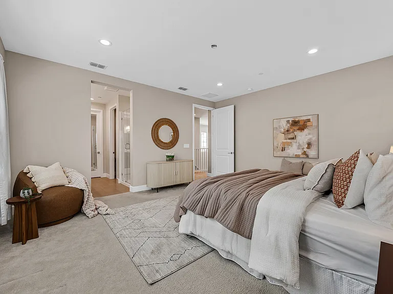 464 E Yarrow Pl — Photo 23