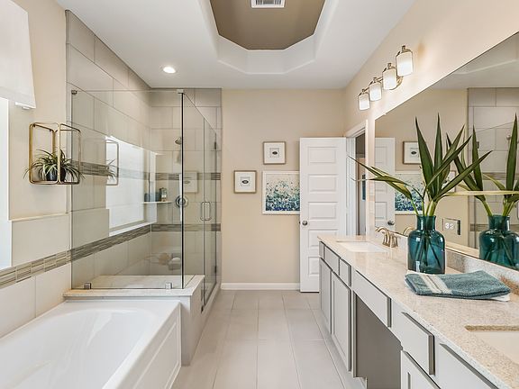 Palatial primary bath