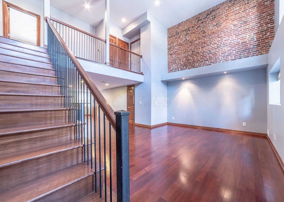 1st image of 118 Hamilton Ave