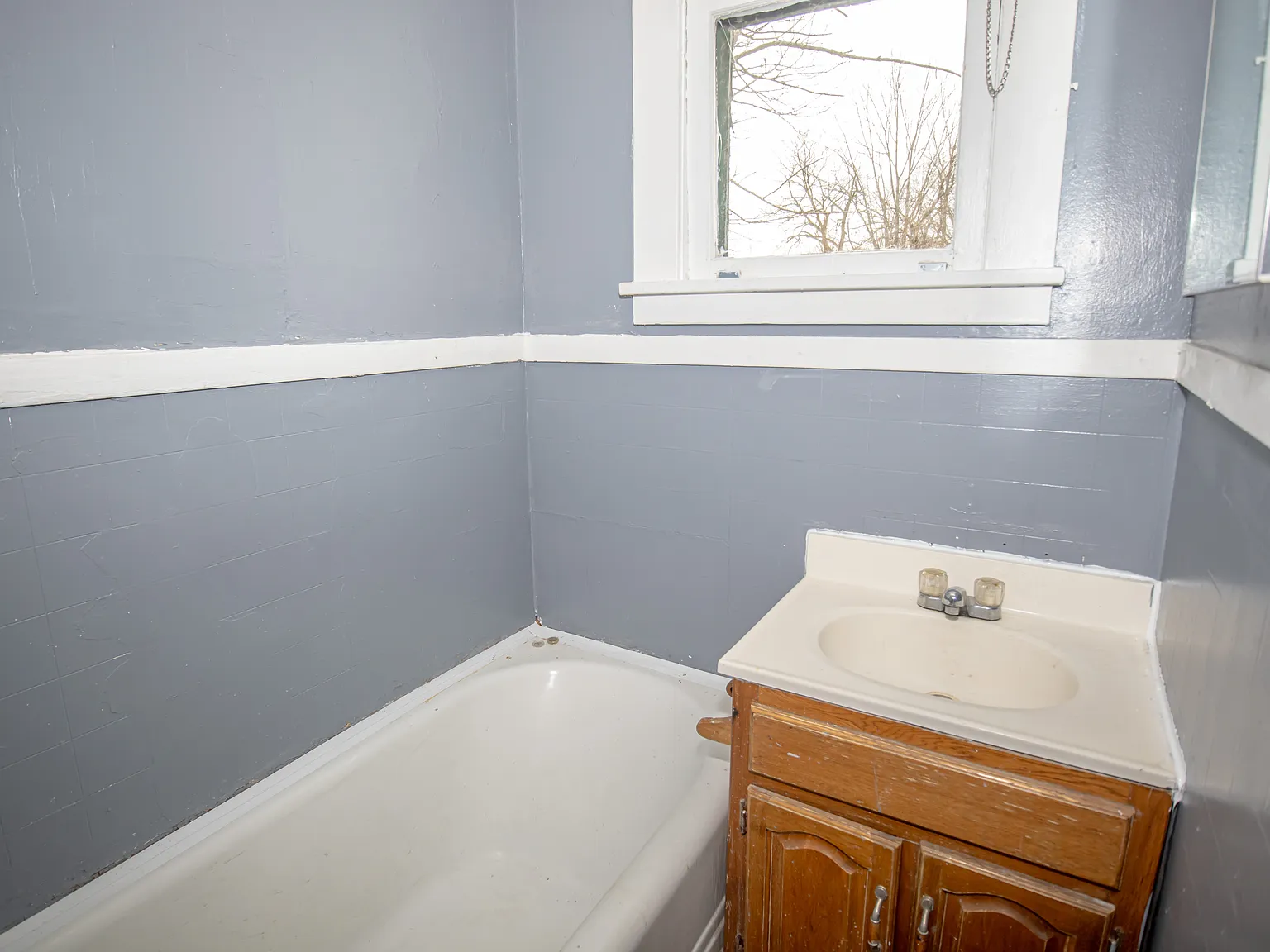 Upper Unit 1001 E 74th St — Photo 3