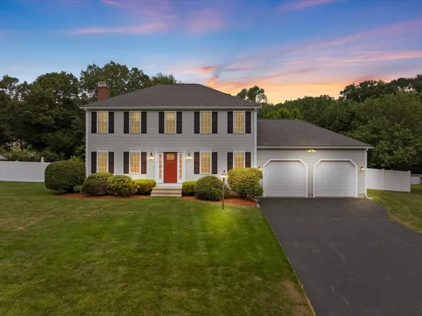 3 Maura Elizabeth Ln, Foxboro, MA 02035