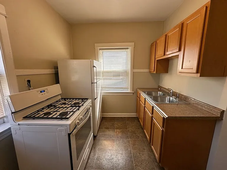 Bright, Spacious 3BR in Prime Upper East Side — Photo 19
