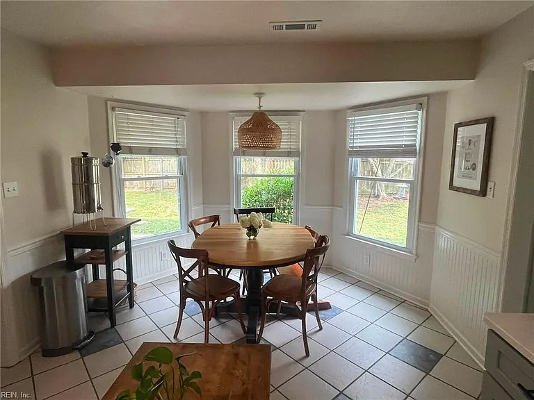 2505 Castle Hill Ct — Photo 5