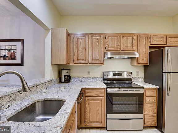3rd image of 610 Rolling Hill Walk APT 203
