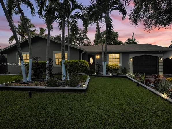 2016 SW 96th Ter, Miramar, FL 33025