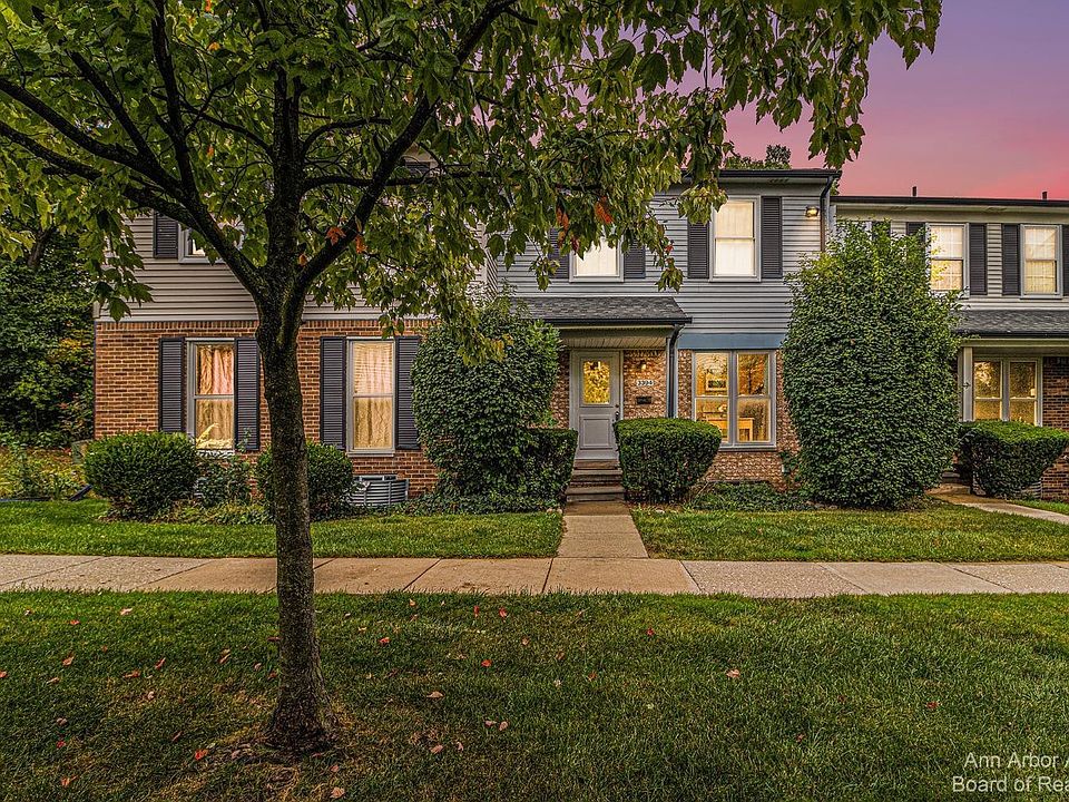 1st image of 3394 Burbank Dr