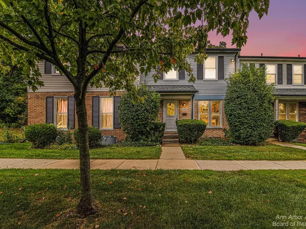 3394 Burbank Dr, Ann Arbor, MI 48105