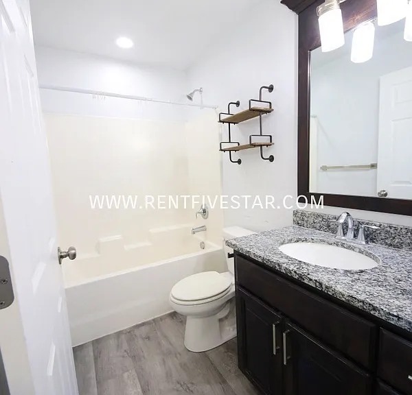 1142 Valencia Dr — Photo 12