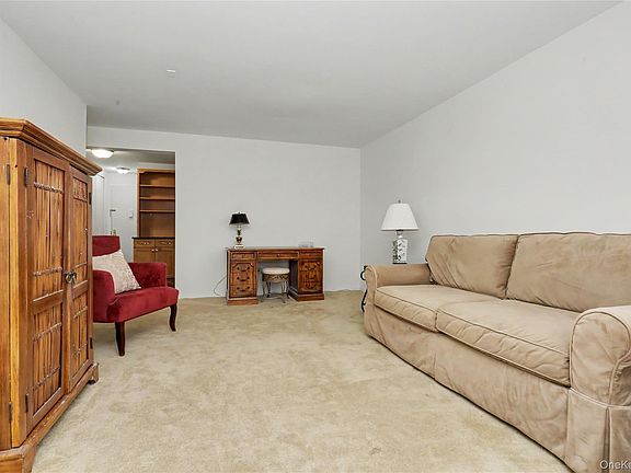 4th image of 60 Barker #323