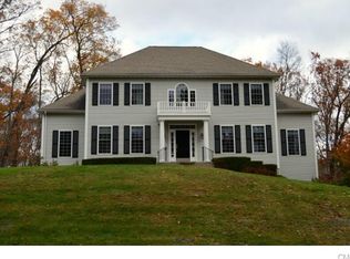 20 N Nabby Rd, Danbury, CT 06811