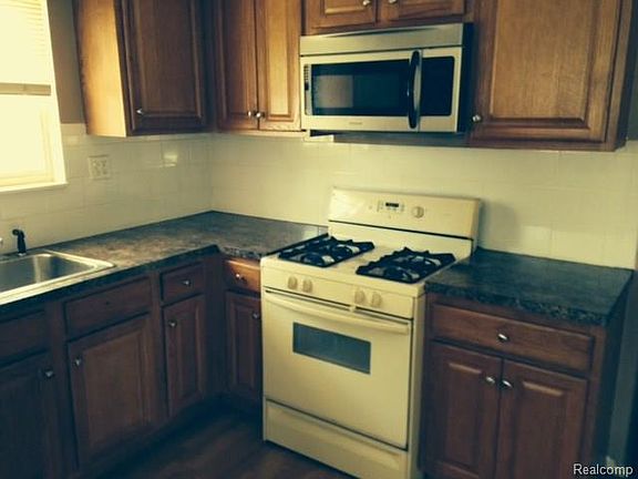 4th image of 7817 August Ave