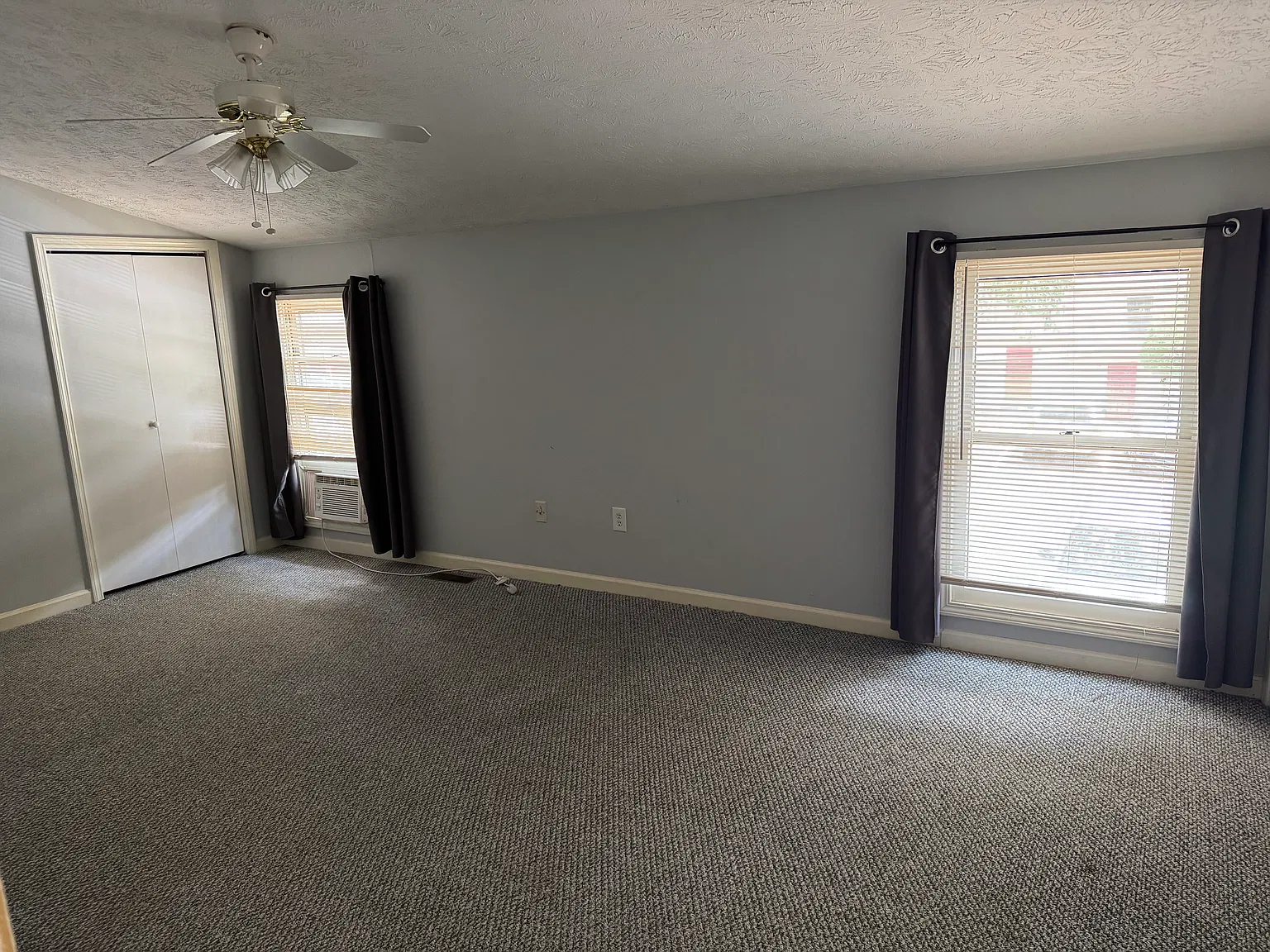 2 bed, 1.5 bath, 1229 sqft, $1,300 — Photo 2