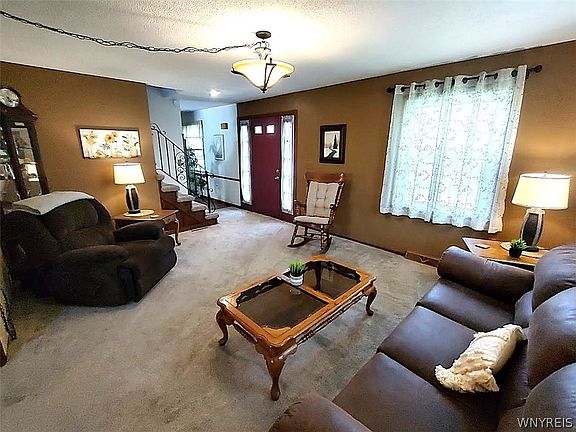 3rd image of 6275 Eckhardt Rd