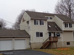 4473 Pine Ridge Dr, Bushkill, PA 18324