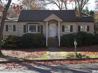 2 Averly Pl, Smithtown, NY 11787