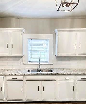 4th image of 323 N 6th St
