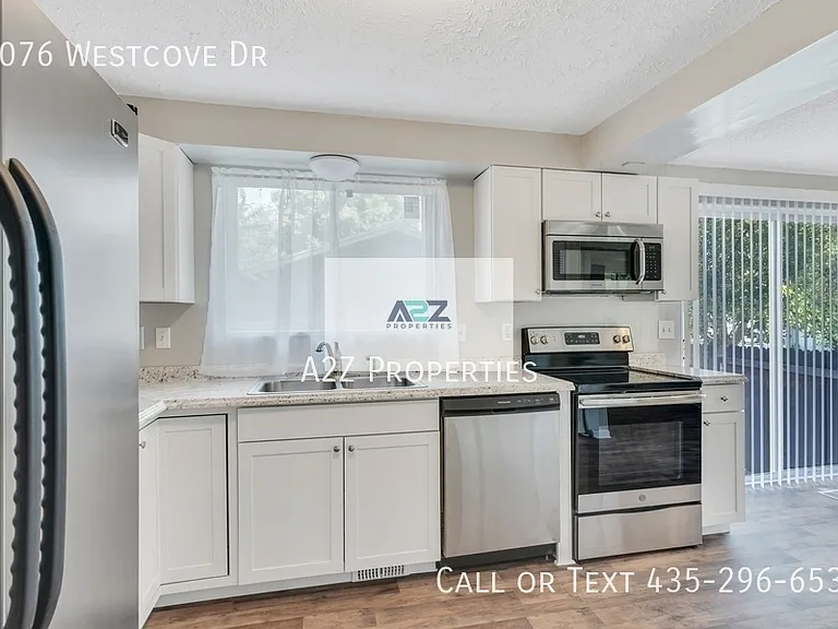 3076 Westcove Dr — Photo 6