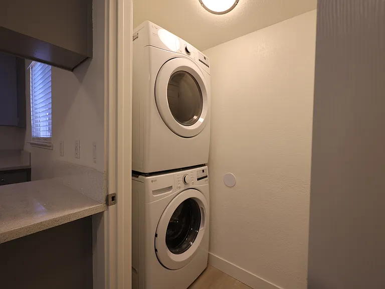 761 Almond St #B — Photo 4