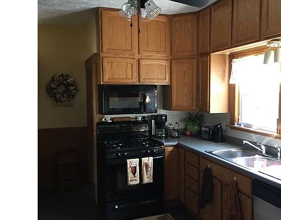 5th image of 1 Highland Colony St