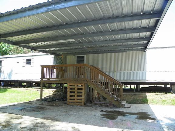 3rd image of 2416 Dolphin Dr