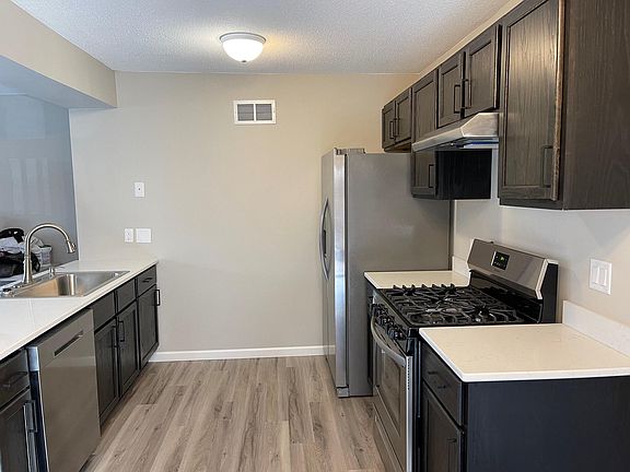 3rd image of 2784 Upland Ct N