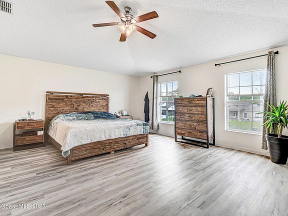 5th image of 2201 San Filippo Dr SE