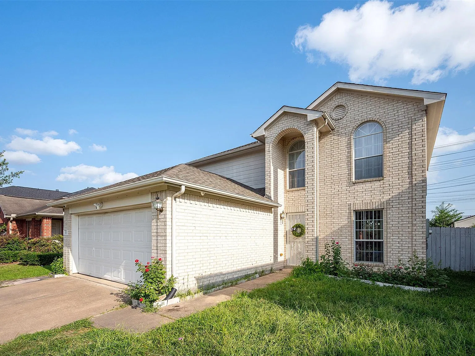 4 bed, 3.0 bath, $2,500 — Photo 1
