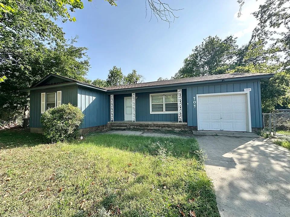 707 W Lincoln Ave
