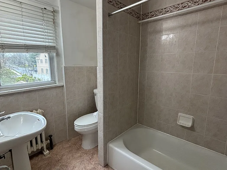 613 Martense Ave — Photo 12
