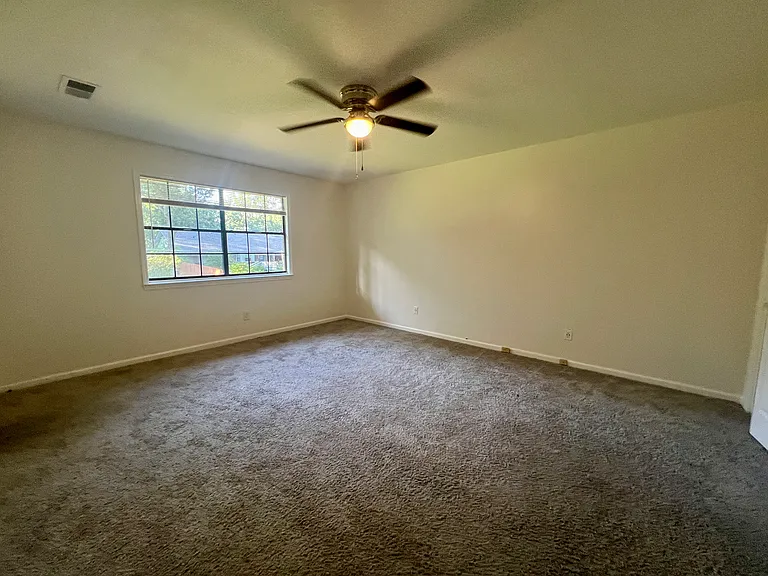 70 Kings River Rd — Photo 11