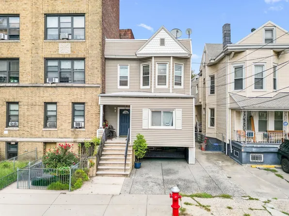 38 Gautier Avenue image 32 of 42