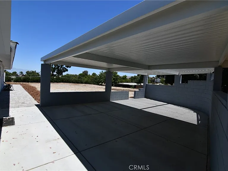 2161 Valley View Ave — Photo 6