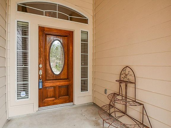 3rd image of 25214 Sierra Woods Ln