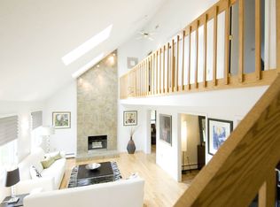 28 Fox Run Rd, Bellingham, MA 02019