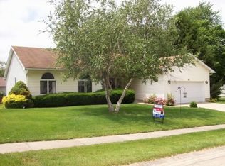 837 S Pine Hill Dr, Decatur, IL 62521